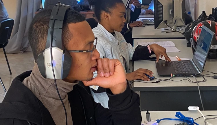 Formation BootCamp à Madagascar sur les métiers du digital